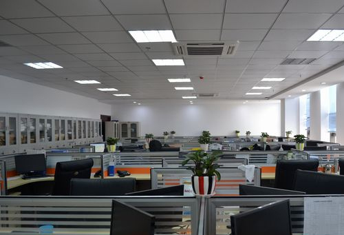 伊朗稱查獲并扣押數(shù)百套由美以方面輸送的“星鏈”設(shè)備，購(gòu)買和使用者將面臨嚴(yán)厲處罰:路華能源科技（保山）有限公司廠家